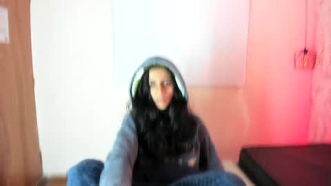 mystical_meteor online show from April 19, 7:05 pm