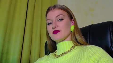 mysticvenus_ online show from December 1, 5:04 pm