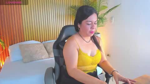 N A H I A online show from October 29, 12:31 pm