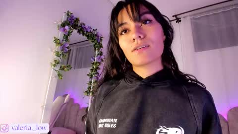 nahialov online show from March 6, 2:28 am