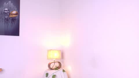 nairagold_ online show from March 28, 1:05 am