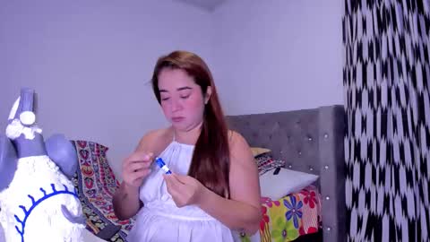 Natalia Flores online show from February 2, 10:14 am