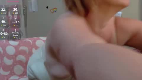 Luna online show from April 4, 5:56 pm