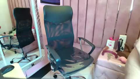 nany_pretty online show from June 11, 3:20 pm