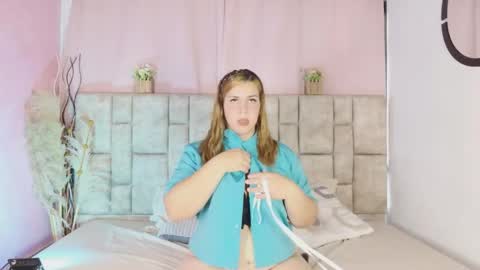 nanymatrioska online show from April 19, 8:22 pm