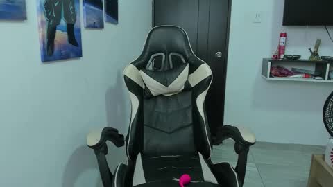 naomi_berckley online show from November 17, 4:35 am