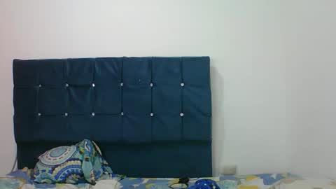 Mia online show from March 5, 3:19 pm