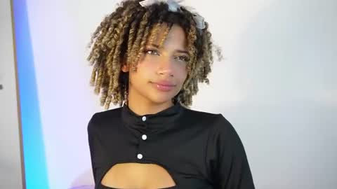 naomidawson online show from August 5, 2:07 am