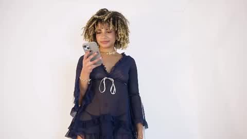 naomidawson online show from June 13, 11:24 pm