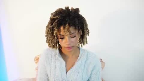 naomidawson online show from August 4, 2:06 am
