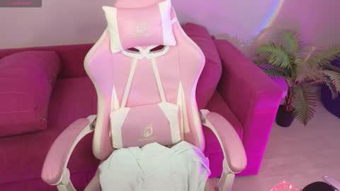 Naomi online show from February 26, 6:45 am