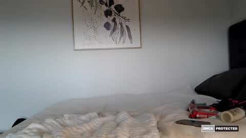 naomirhoades online show from September 18, 4:33 am