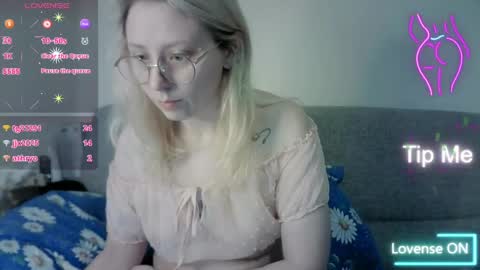 NaozuQAce online show from May 26, 6:51 pm