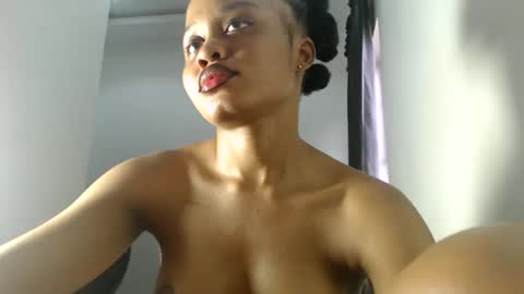 ella online show from March 1, 7:52 am