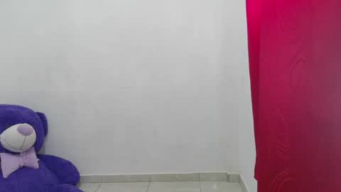 nataliavela online show from April 19, 6:10 pm