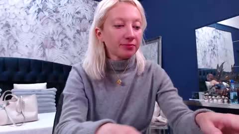 Natalie online show from November 26, 9:43 am