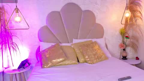 Snapshot of natasha_collen chatting on September 25, 7:23 pm Natasha Collen online show from September 25, 7:23 pm