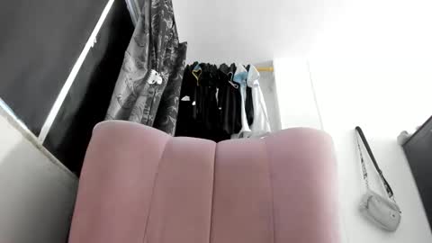     NATHALIA online show from March 4, 7:09 pm