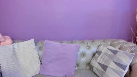 nathalie rossel online show from December 5, 7:37 pm