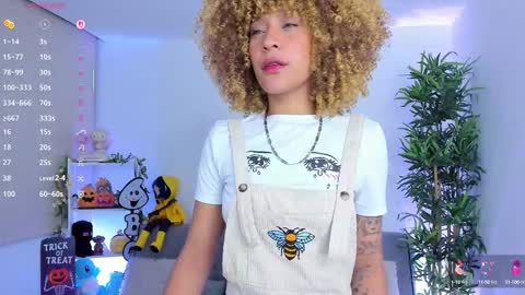 Snapshot of natty_romanof_1 chatting on October 13, 10:29 am natty online show from October 13, 10:29 am