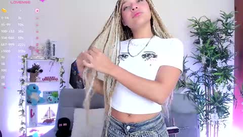 Snapshot of natty_romanof_1 chatting on January 9, 12:19 pm natty online show from January 9, 12:19 pm