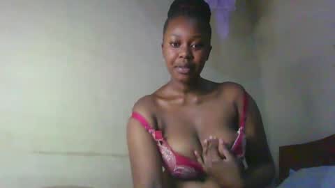 Shee online show from February 15, 6:07 pm