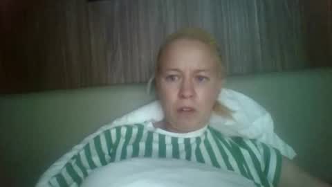 naughtyjennyblondeuk online show from April 13, 6:41 pm