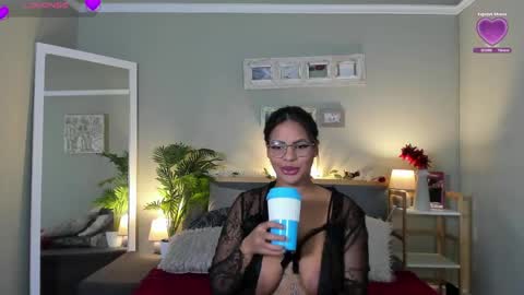 NaughtyTyra online show from May 11, 7:32 am