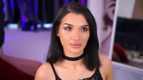 Chloe online show from February 5, 9:45 am