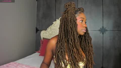Snapshot of nayah_williams chatting on December 5, 12:11 pm Nayah Williams - OnlyFans online show from December 5, 12:11 pm
