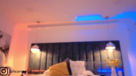 Juli  online show from November 3, 12:31 pm