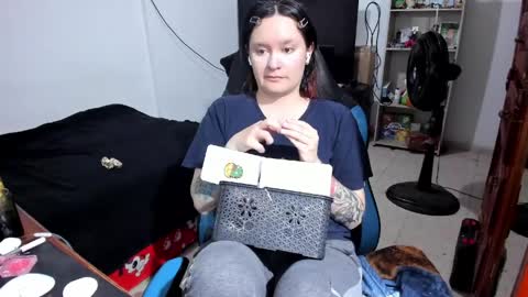 Geek Nicole    im Neeko UwU online show from June 2, 12:17 pm
