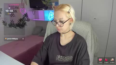 Kate online show from March 23, 2:34 pm