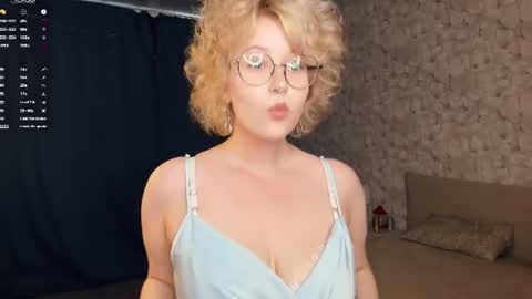 nelly_gloss online show from June 14, 7:53 am