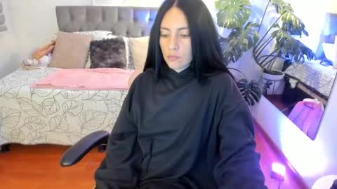 Sarah  online show from November 18, 3:29 am