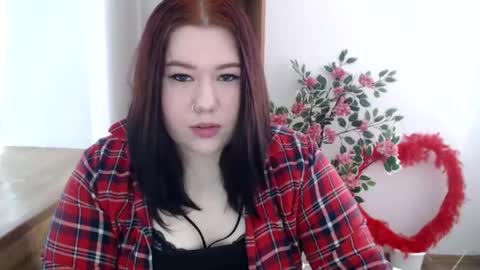nereia online show from May 11, 8:05 am