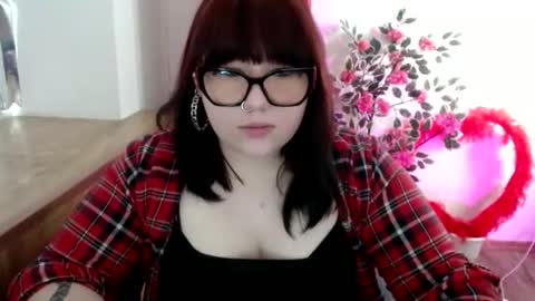 nereia online show from May 14, 8:20 am