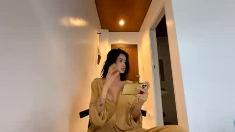 kindra online show from February 25, 11:32 am