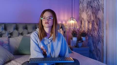 Nia online show from December 19, 12:30 pm