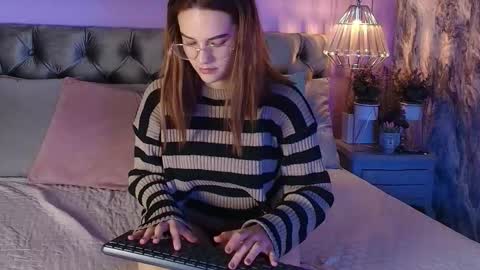 Nia online show from December 17, 12:20 pm