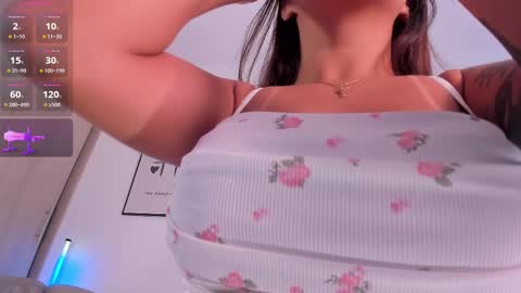 Nia online show from September 13, 3:09 pm