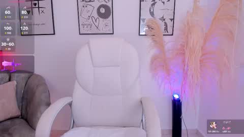 Nia online show from October 9, 7:18 pm