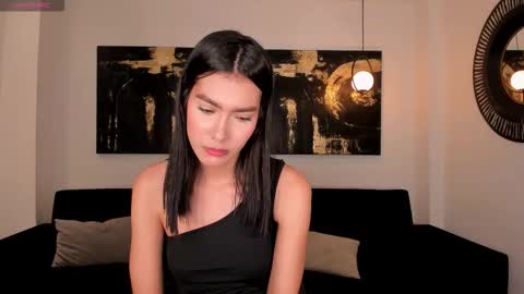 Call me Nia  online show from February 21, 7:36 pm