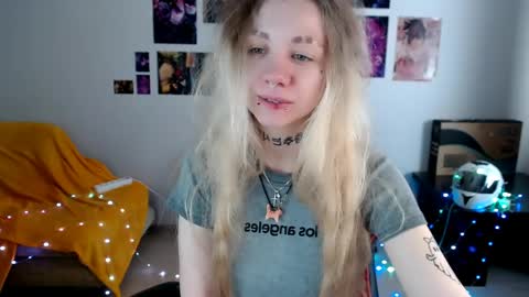 nica_kawaii online show from April 10, 7:58 am