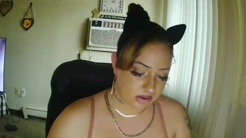 Snapshot of niccibaby chatting on October 25, 8:05 pm Nicci babyyy online show from October 25, 8:05 pm