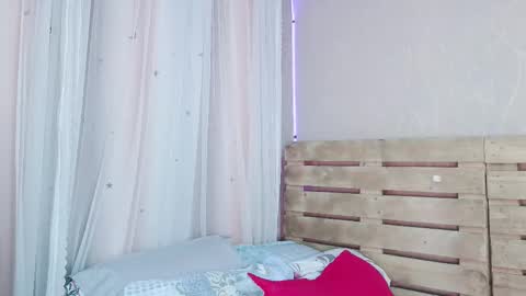 nicky_oli online show from February 23, 2:28 pm