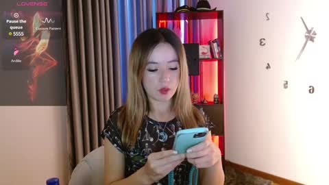 Nicky online show from March 1, 6:21 pm