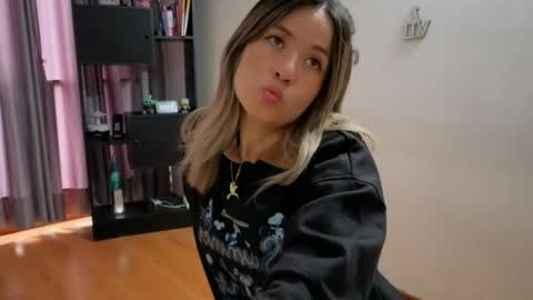 Nicky online show from April 6, 4:30 pm