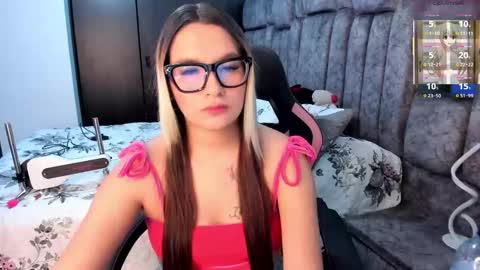 Snapshot of nicol_080 chatting on October 18, 5:59 pm YuliEM online show from October 18, 5:59 pm