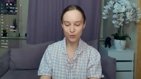 Nicoletta online show from March 22, 6:36 pm